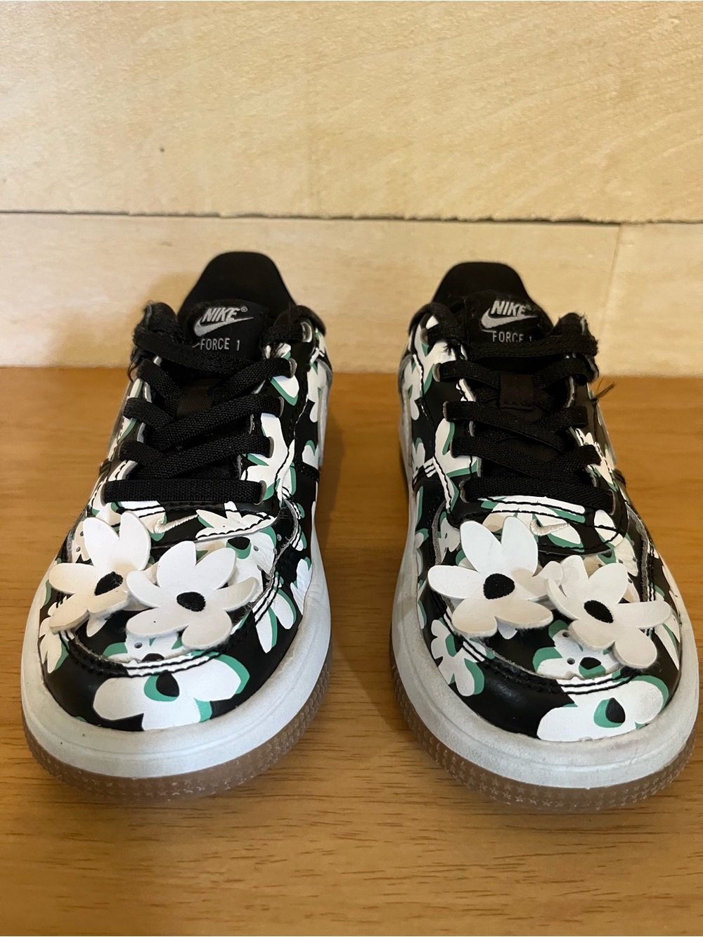 Nike Kids Floral Low-Top Sneakers - Black, White & Green